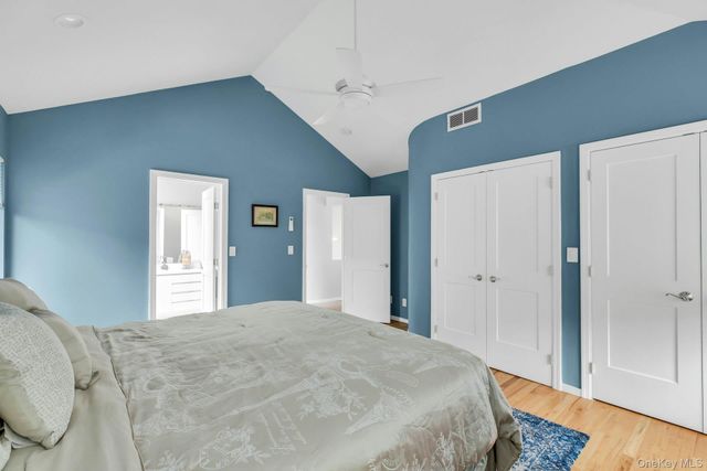 35 Bay Avenue W, Hampton Bays, NY 11946