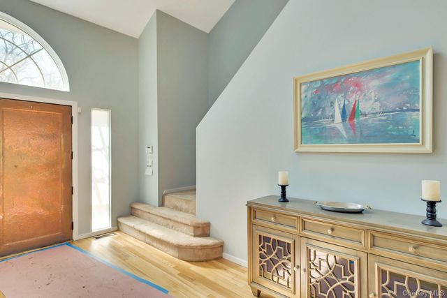35 Bay Avenue W, Hampton Bays, NY 11946