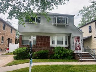 5710 253rd Street 2nd FL, Little Neck, NY 11362