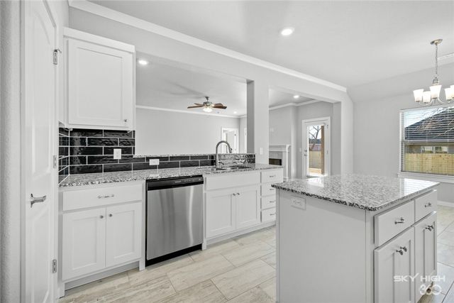 818 Copper, Lowell, AR 72745
