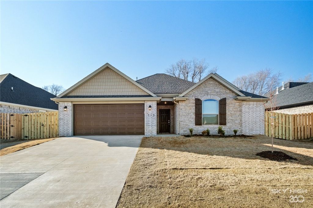 818 Copper, Lowell, AR 72745