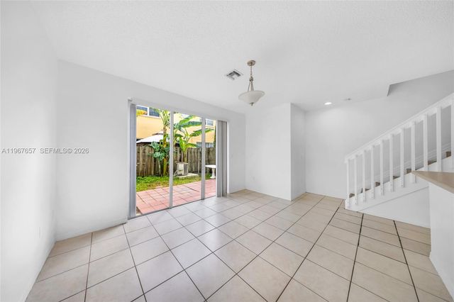 951 NE 42nd Ter, Homestead, FL 33033