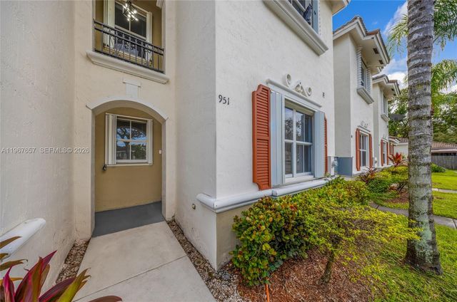 951 NE 42nd Ter, Homestead, FL 33033