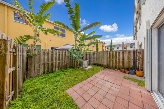951 NE 42nd Ter, Homestead, FL 33033