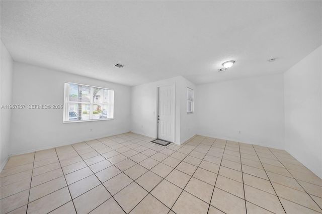 951 NE 42nd Ter, Homestead, FL 33033
