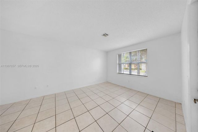 951 NE 42nd Ter, Homestead, FL 33033