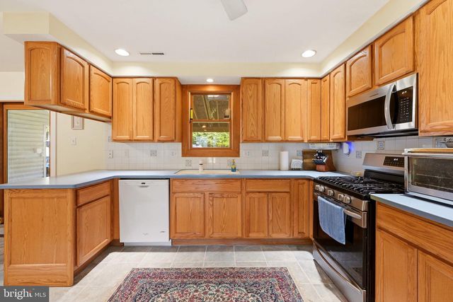 15 ALDEN RD, Blackwood, NJ 08012