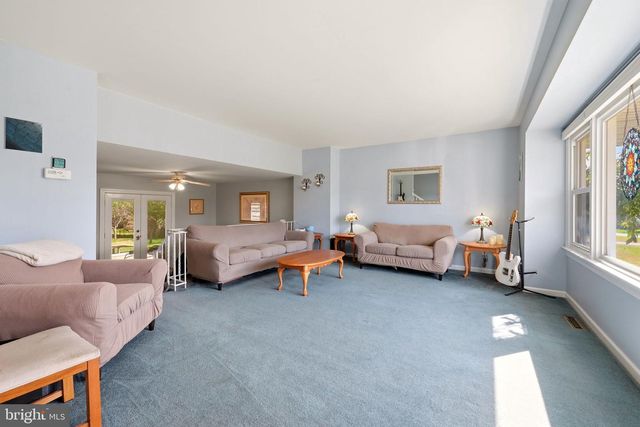 15 ALDEN RD, Blackwood, NJ 08012