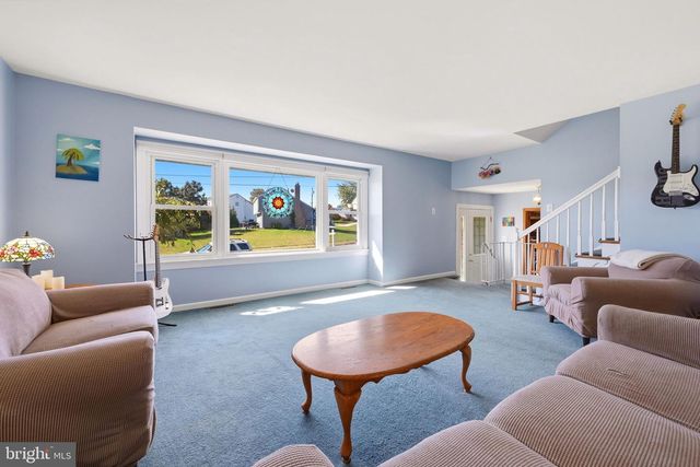 15 ALDEN RD, Blackwood, NJ 08012
