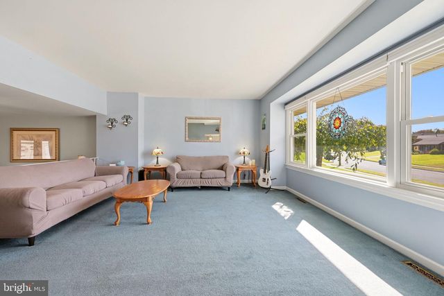15 ALDEN RD, Blackwood, NJ 08012