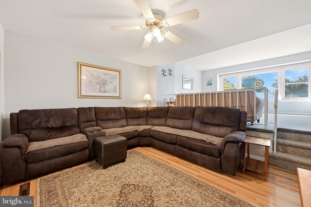 15 ALDEN RD, Blackwood, NJ 08012