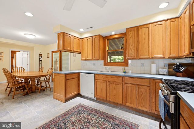 15 ALDEN RD, Blackwood, NJ 08012