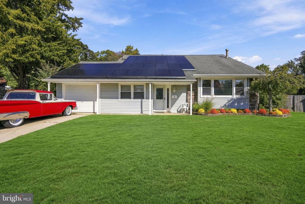 15 ALDEN RD, Blackwood, NJ 08012