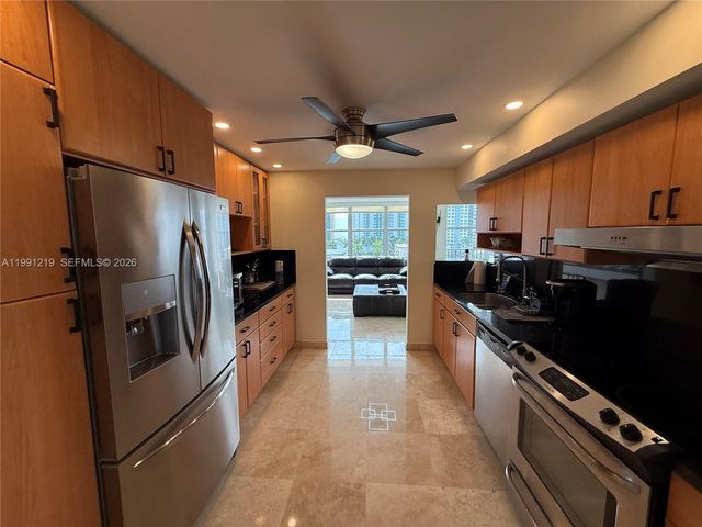 1000 Parkview Dr 720, Hallandale Beach, FL 33009