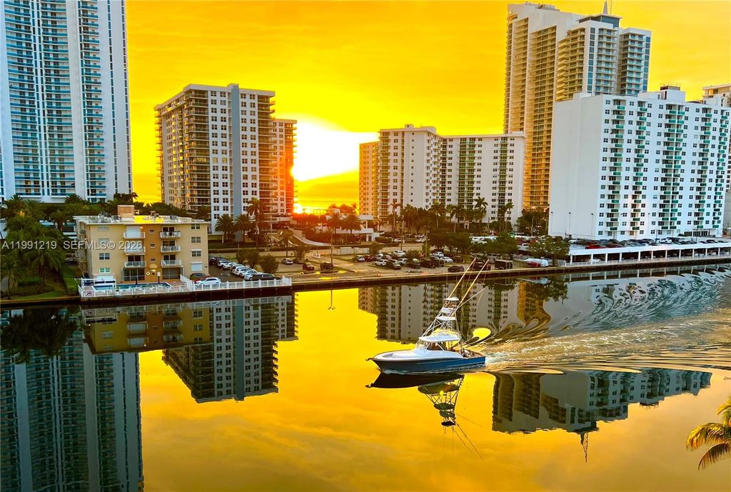 1000 Parkview Dr 720, Hallandale Beach, FL 33009