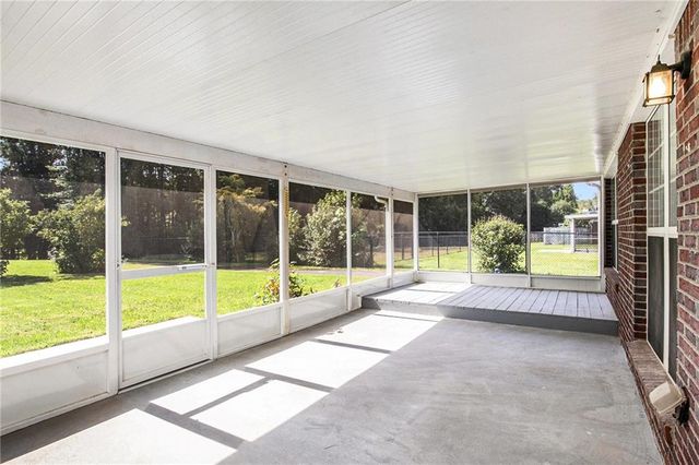 6103 Portsmouth Drive, Flowery Branch, GA 30542