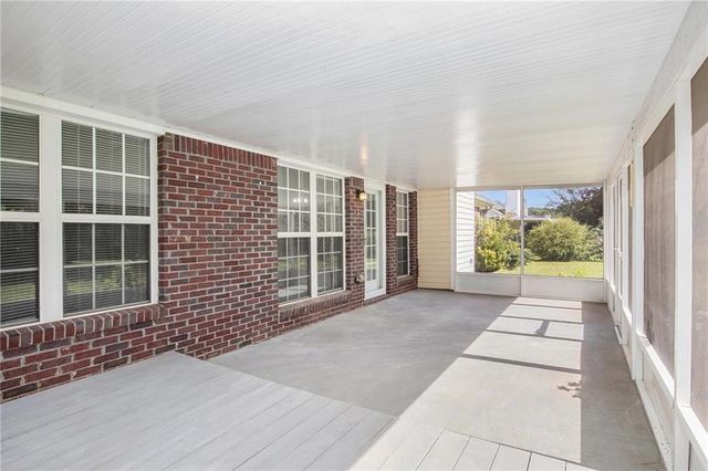 6103 Portsmouth Drive, Flowery Branch, GA 30542