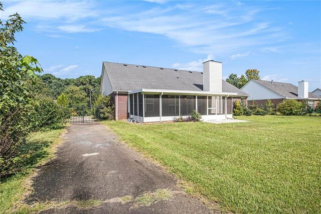 6103 Portsmouth Drive, Flowery Branch, GA 30542