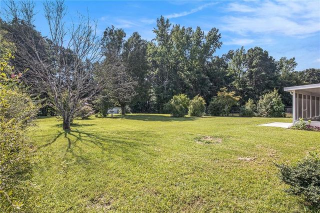 6103 Portsmouth Drive, Flowery Branch, GA 30542