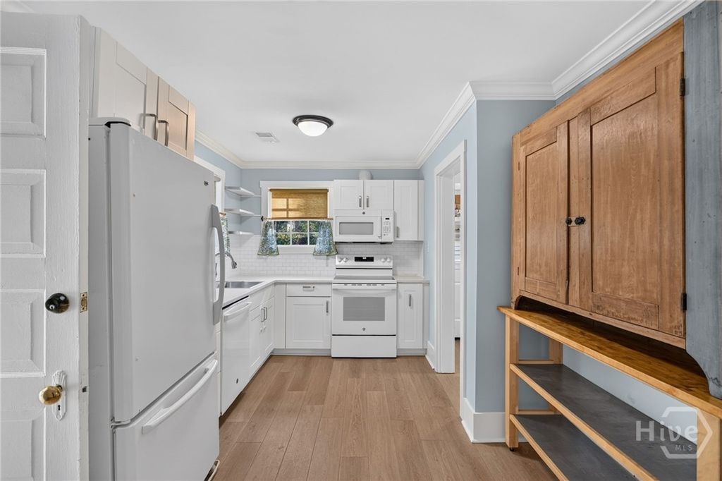 Image 13 of property listing at 304 9th Street, Tybee Island, GA 31328