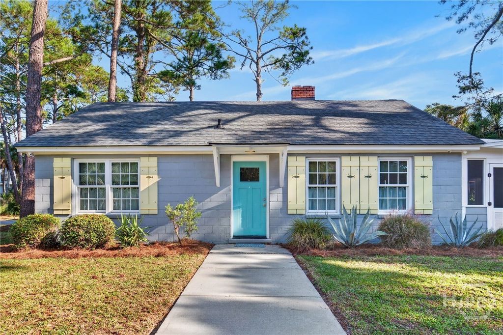 Image 2 of property listing at 304 9th Street, Tybee Island, GA 31328