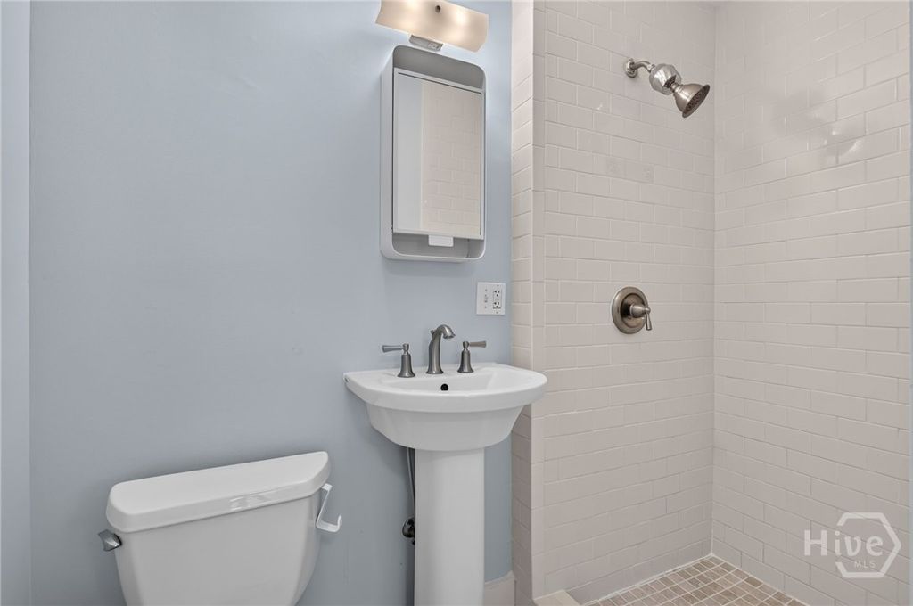 Image 24 of property listing at 304 9th Street, Tybee Island, GA 31328