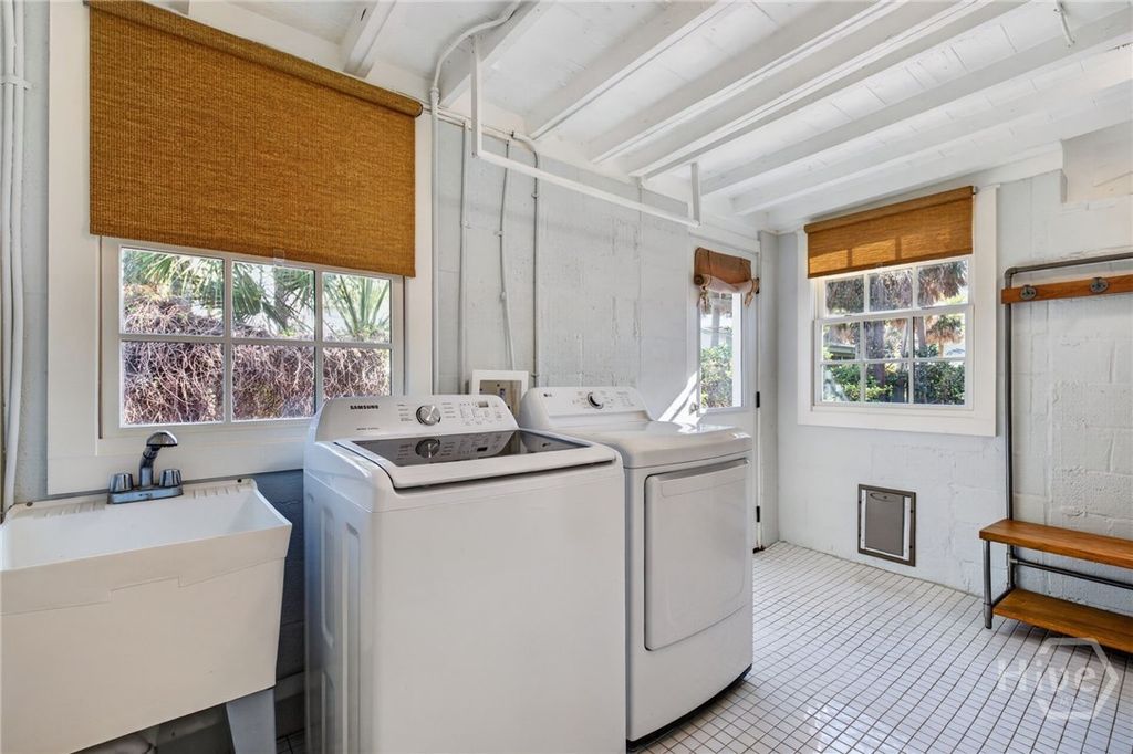 Image 26 of property listing at 304 9th Street, Tybee Island, GA 31328