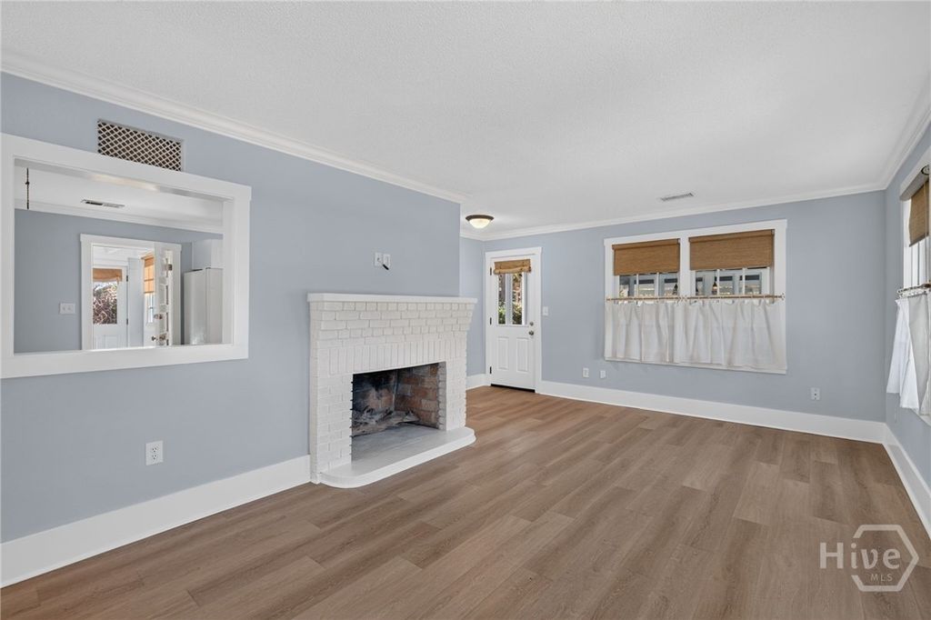 Image 4 of property listing at 304 9th Street, Tybee Island, GA 31328
