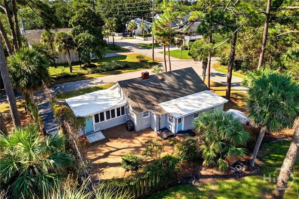 Image 43 of property listing at 304 9th Street, Tybee Island, GA 31328