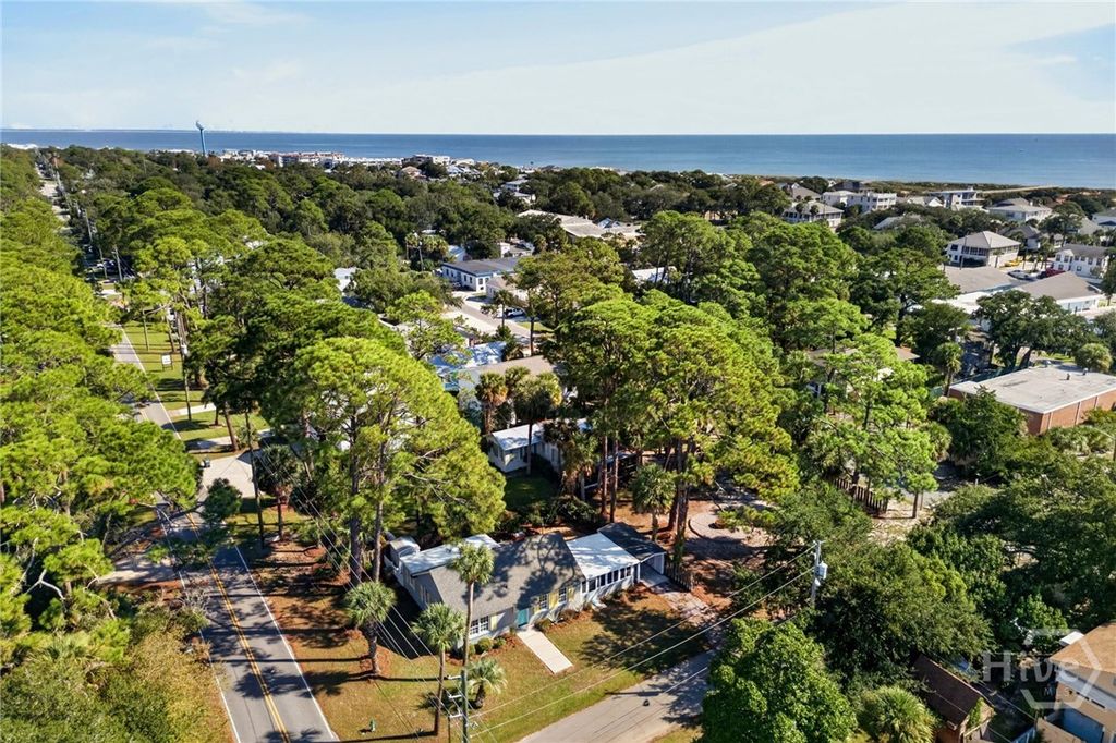 Image 48 of property listing at 304 9th Street, Tybee Island, GA 31328