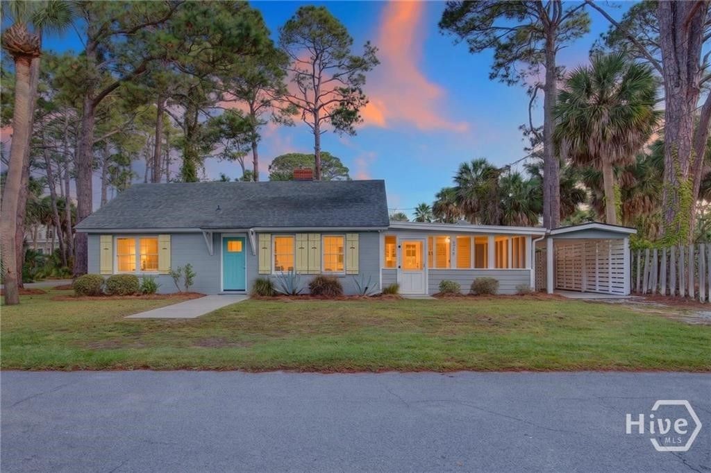 Image 50 of property listing at 304 9th Street, Tybee Island, GA 31328