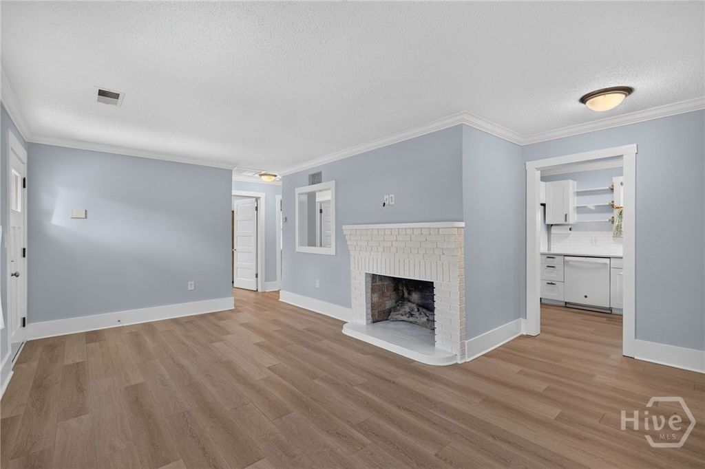 Image 6 of property listing at 304 9th Street, Tybee Island, GA 31328