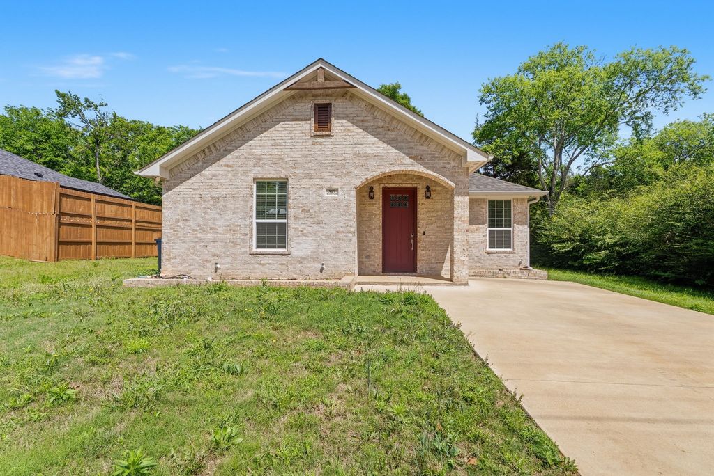 317 Brentwood Drive, Bullard, TX 75757