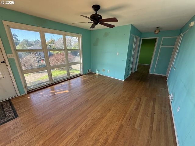 398 ATLANTIC St, Astoria, OR 97103