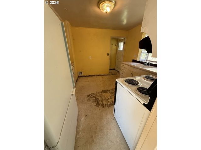 398 ATLANTIC St, Astoria, OR 97103