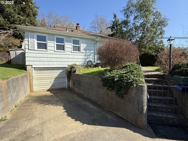 398 ATLANTIC St, Astoria, OR 97103