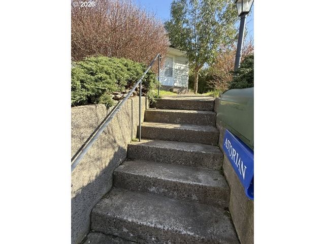 398 ATLANTIC St, Astoria, OR 97103
