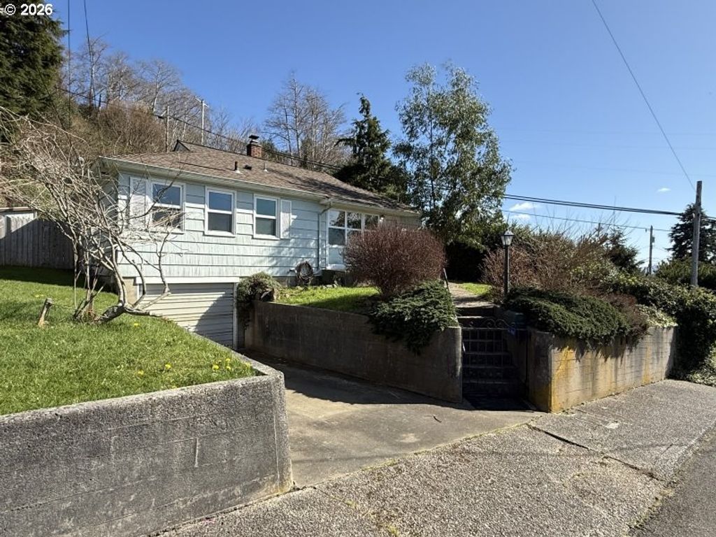 398 ATLANTIC St, Astoria, OR 97103