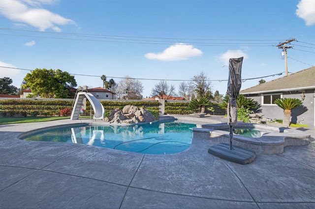 3013 Hillcrest Court, Madera, CA 93637