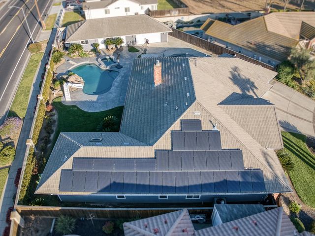 3013 Hillcrest Court, Madera, CA 93637