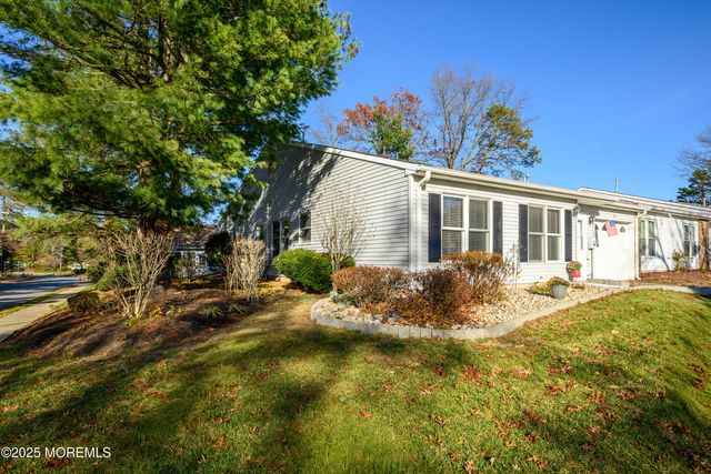 233 Cloverdale Drive, Lakewood, NJ 08701