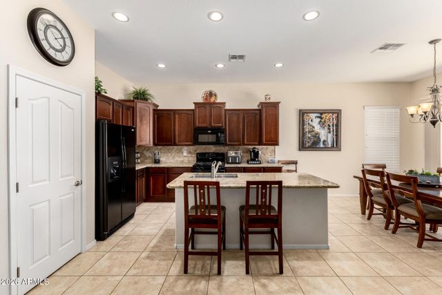 279 W BLUE LAGOON Drive, Casa Grande, AZ 85122