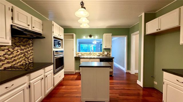 313 Elm Drive, Terrell, TX 75160