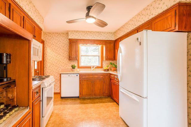 14115 Rockford Rd, Plymouth, MN 55447