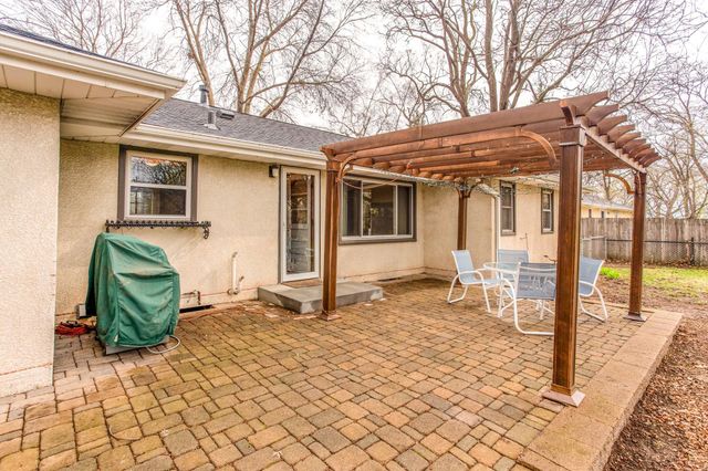 14115 Rockford Rd, Plymouth, MN 55447