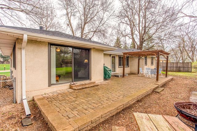 14115 Rockford Rd, Plymouth, MN 55447
