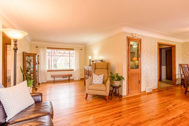 14115 Rockford Rd, Plymouth, MN 55447