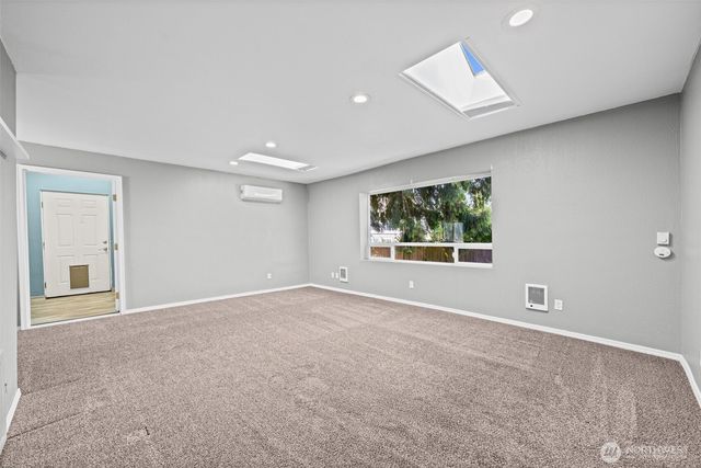 1421 N 32nd Street, Renton, WA 98056