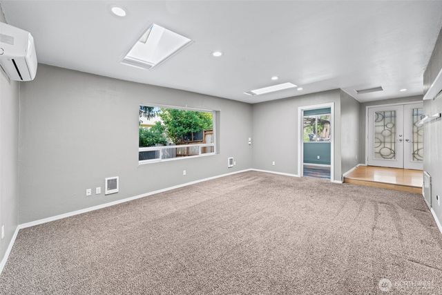 1421 N 32nd Street, Renton, WA 98056