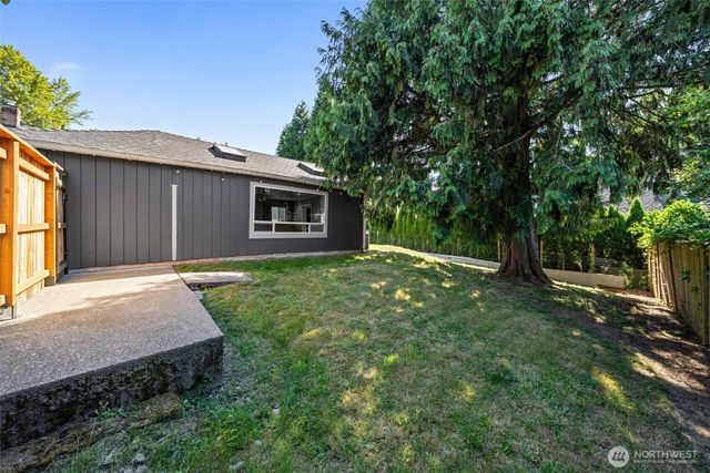 1421 N 32nd Street, Renton, WA 98056